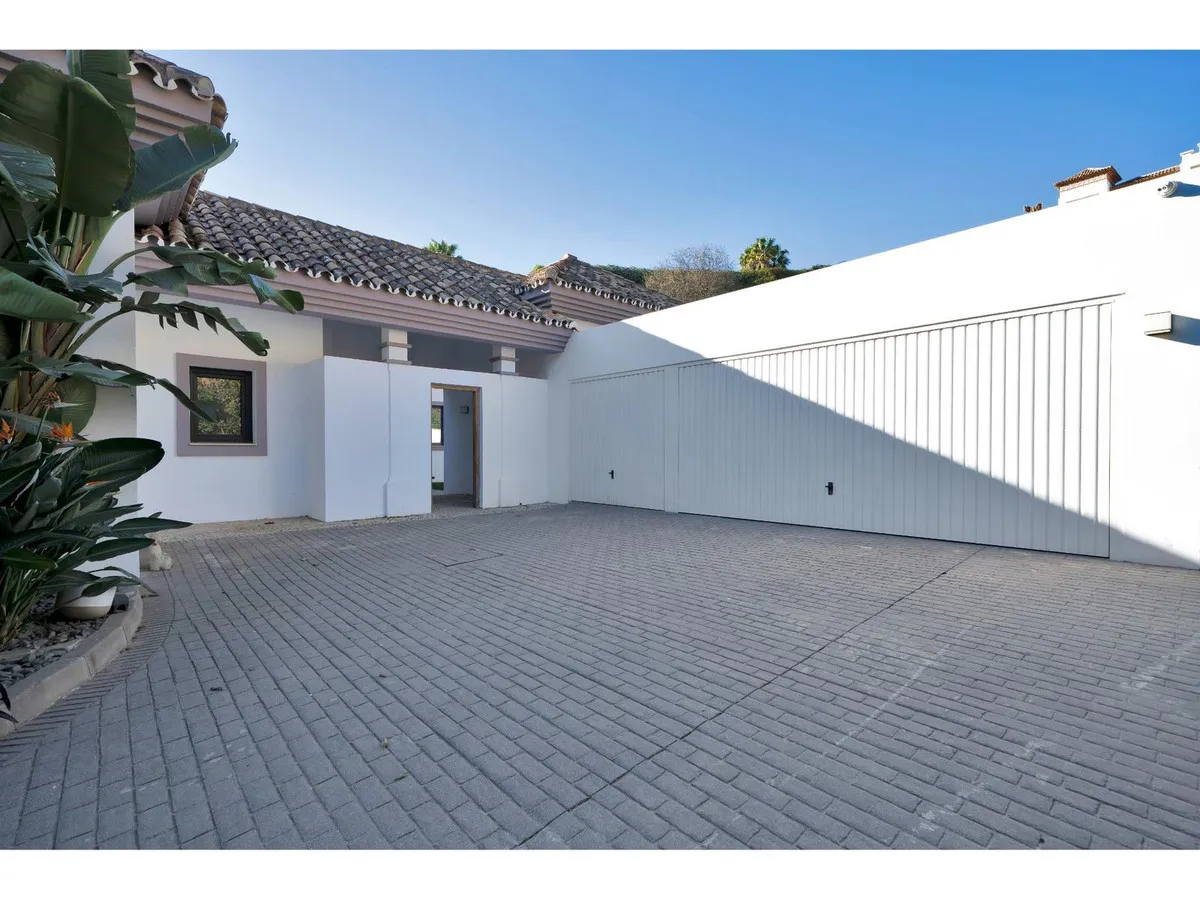 d4ad9e04-d8e5-4bd0-adae-759a9883022d