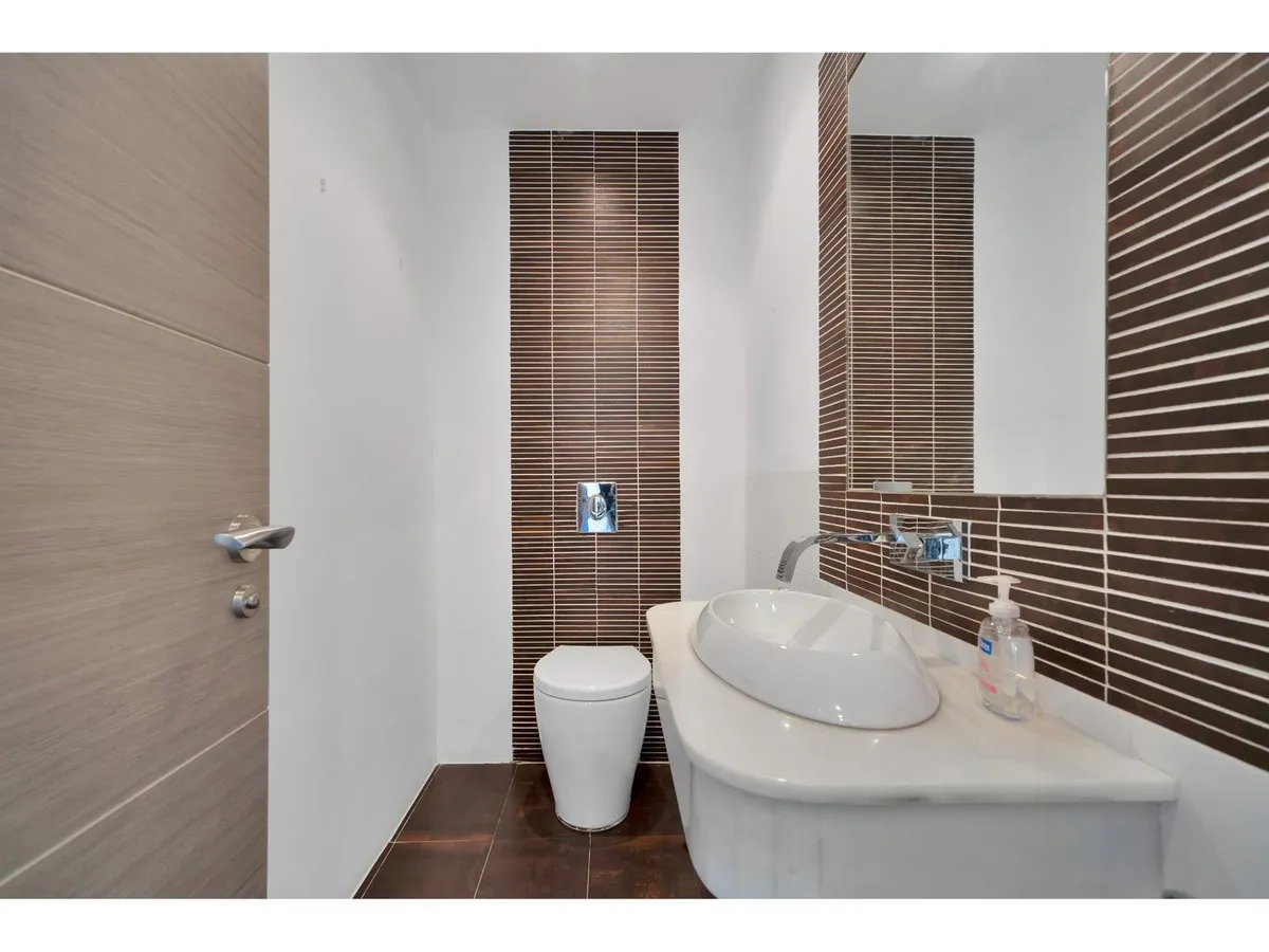 f87c2a51-00f2-451b-b1d2-bc195d9492cf