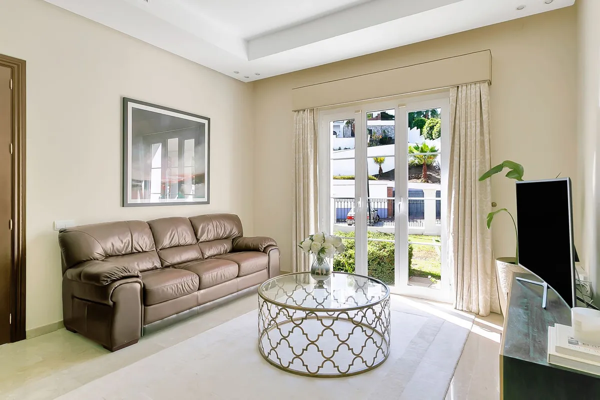 32868f33-3a8b-4cf8-a232-ceb7dbfc0a2c