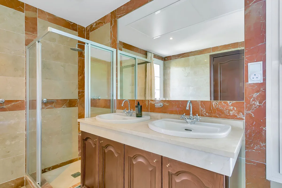 8b58a53f-e54d-460b-8a79-401cad3ff2fb