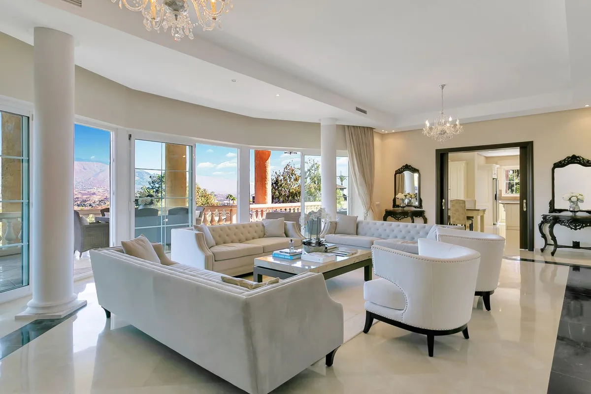 8b9ee9c2-0d66-44ce-83f3-c8bb8dd3e9a8