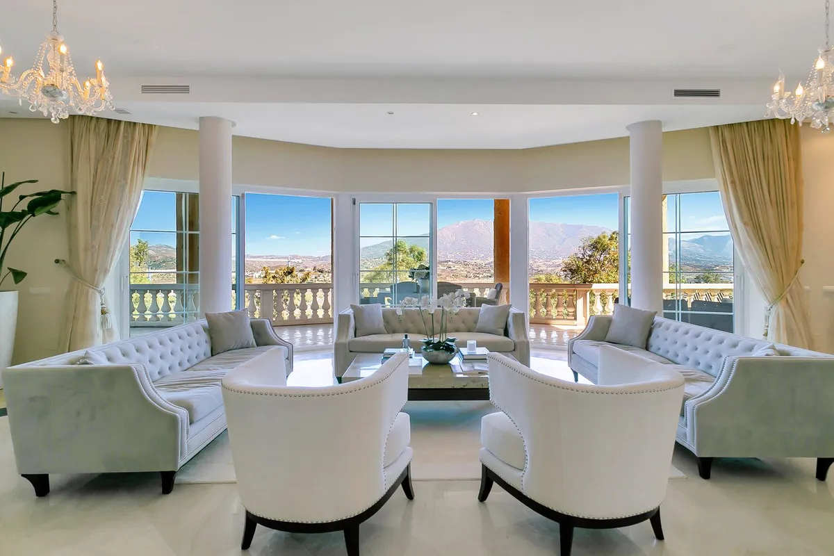 b5699cca-0feb-4cc7-8828-d0d07a5d191f