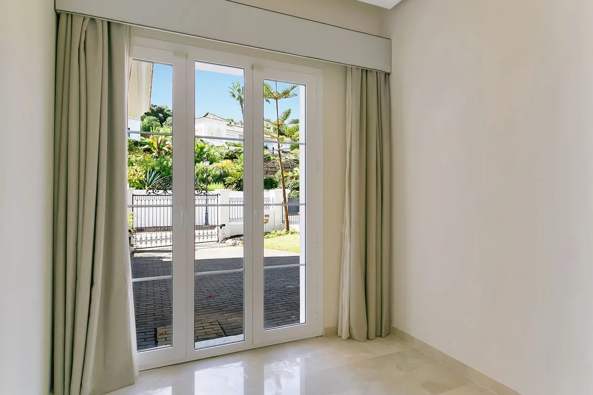 db6d2822-e766-4115-bcc8-0e8295c76015