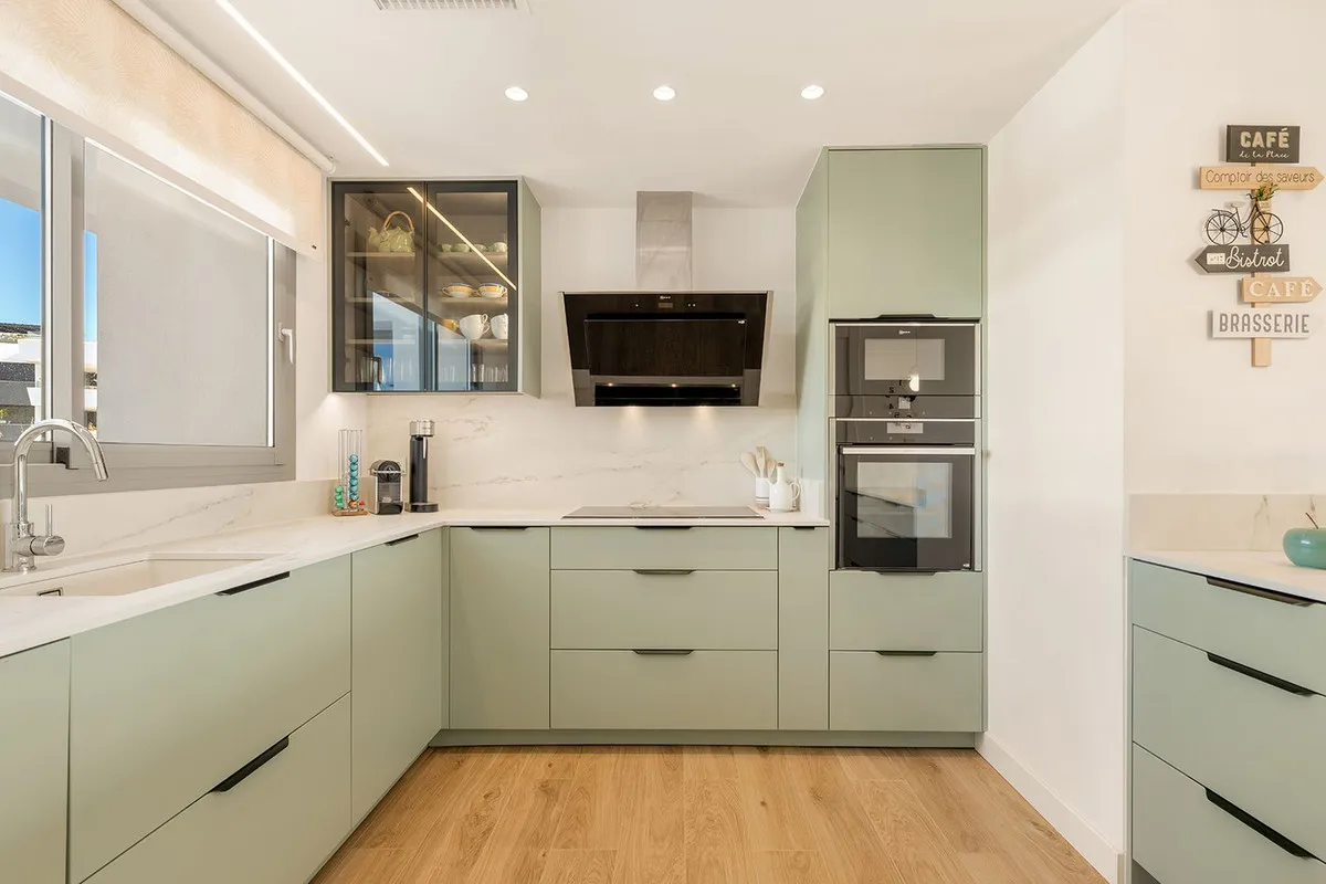 f9c97afd-8074-417f-b685-78c9d17c125a