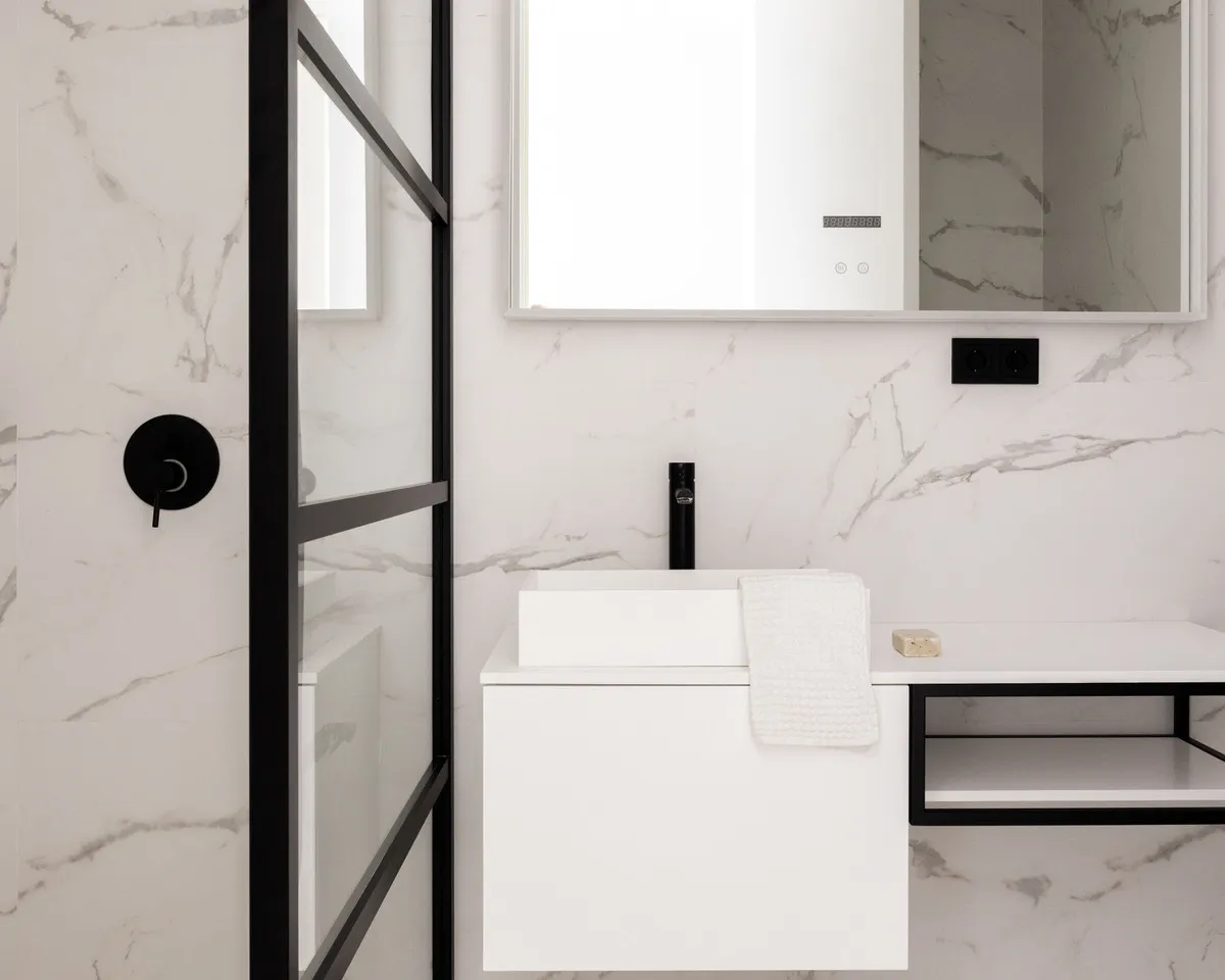 6748ecc3-afb7-4e42-824f-f4a5af9d7117