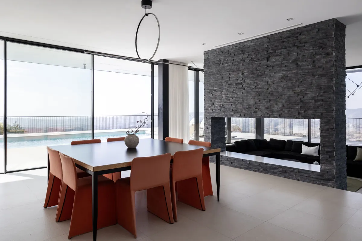 a6ca870c-7f38-4e72-a196-2ae931a7b087