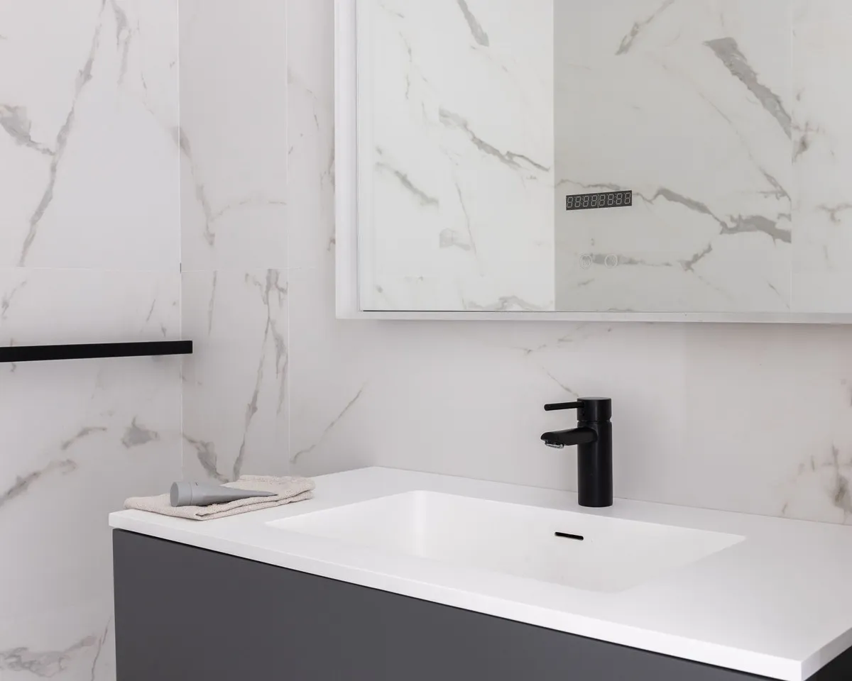 f8cac0dd-1e09-4d8b-9dc8-ff2bfec4c623