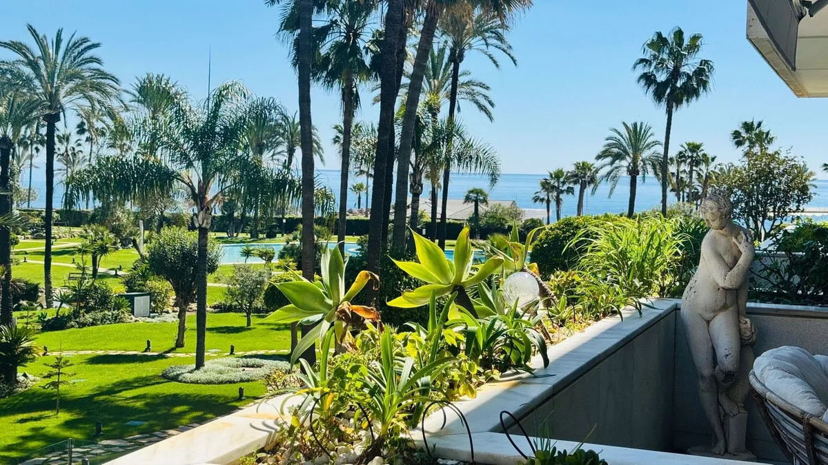 b82d5653-e7d2-4513-a6ae-97a03d33077c