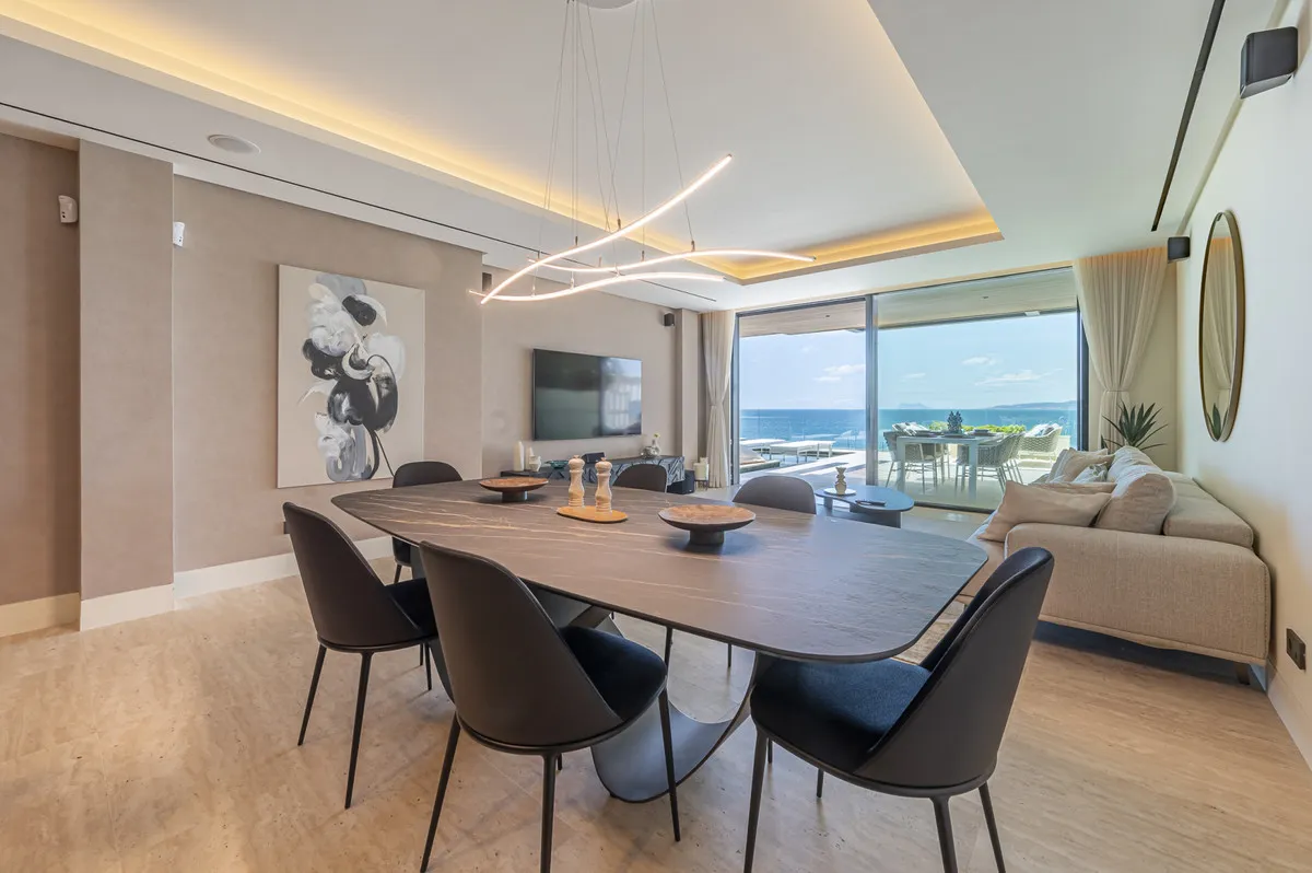 97f51d8a-f5e0-4eeb-8c0e-997c11de9356