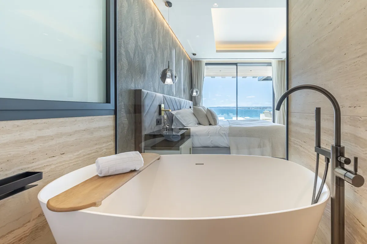 d2593338-9bad-401d-bf5d-d590808d4cff