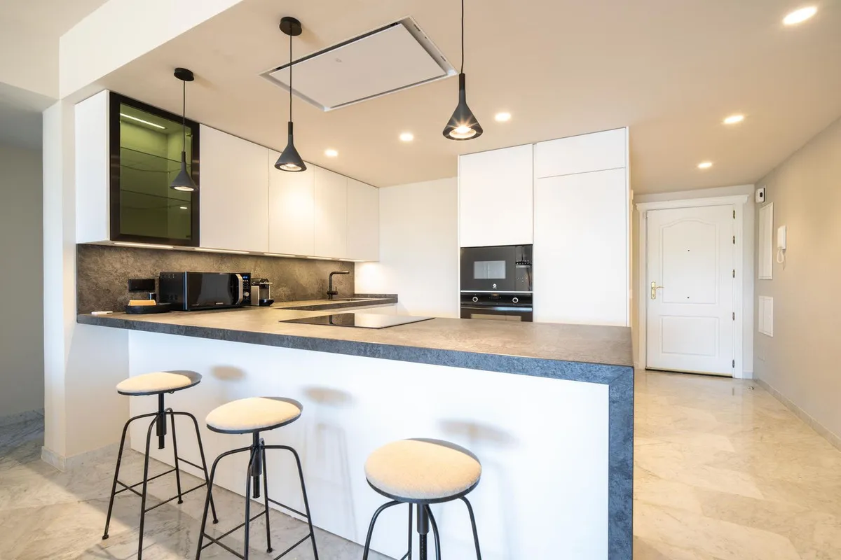 904006b9-fa8f-42a4-a1c7-26585c396577