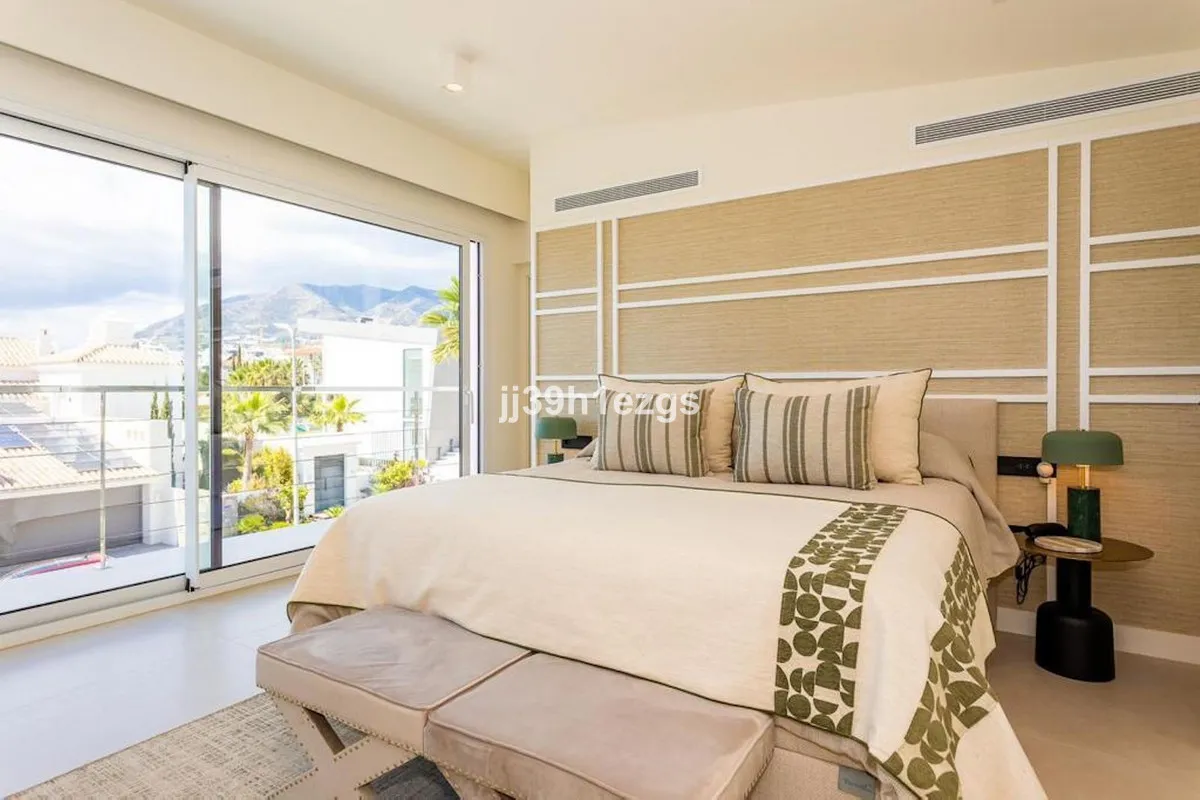 144d60e1-baac-49f8-be93-2c43c12ee8ec