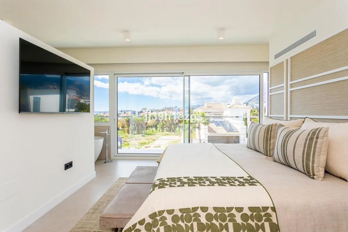 4e30aeba-b552-4135-b031-02dbc9a7c9a6