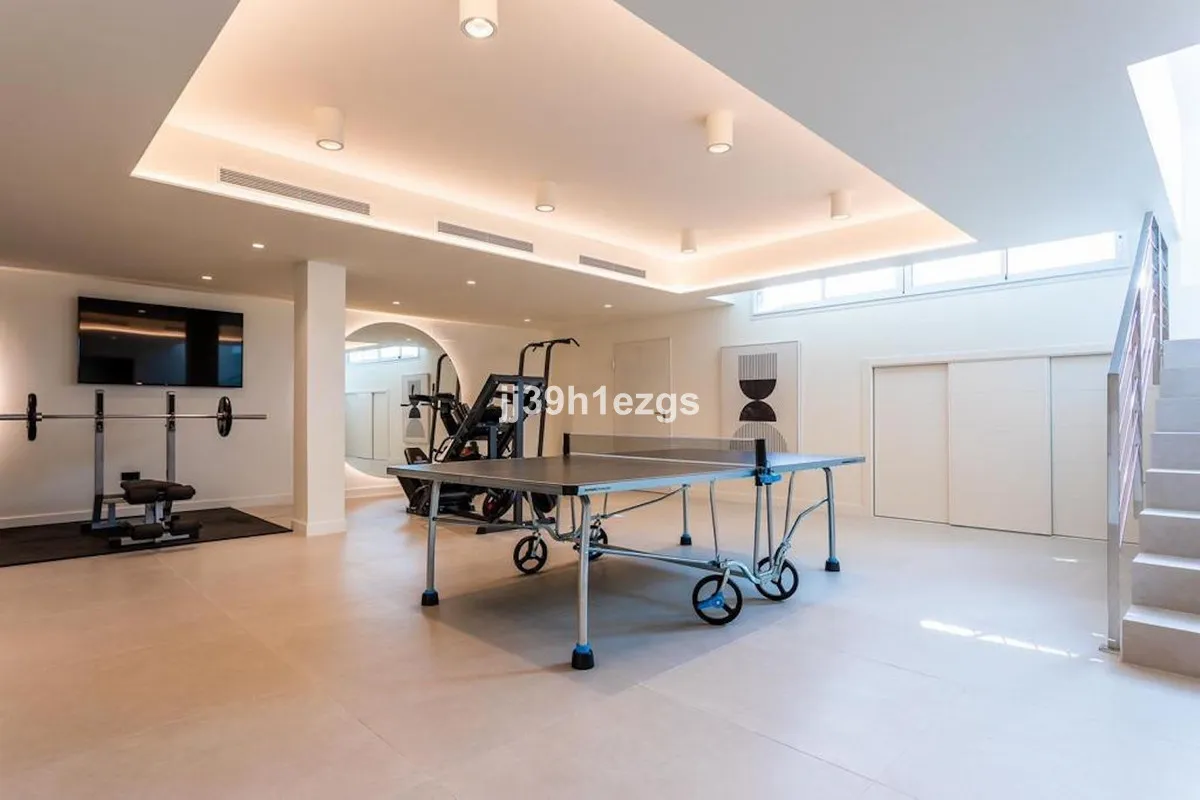 c8127ec8-ef0d-4c7e-a4cd-594147e7f9e4