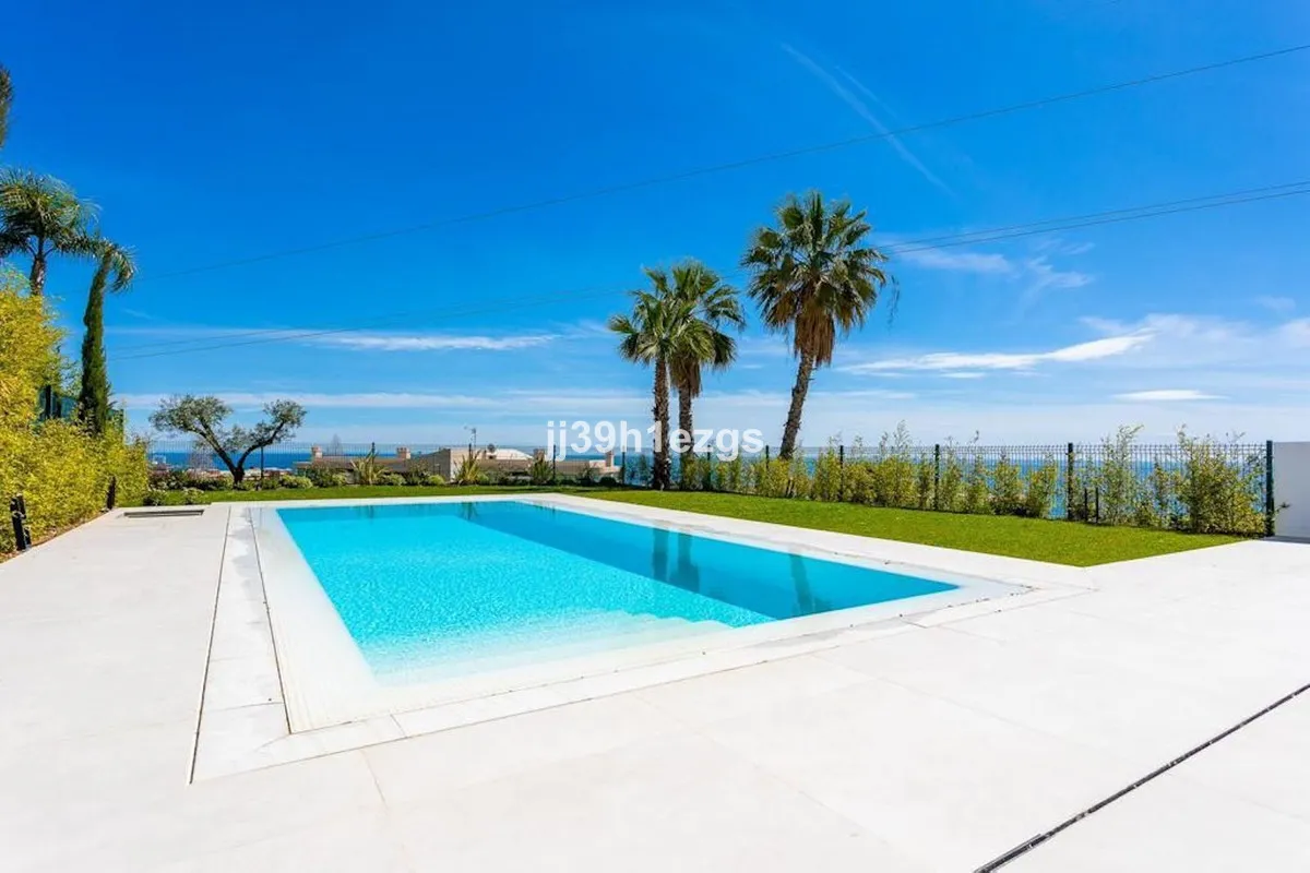 cce03a55-bfb3-462e-ad8d-bc5f4cfee3b8