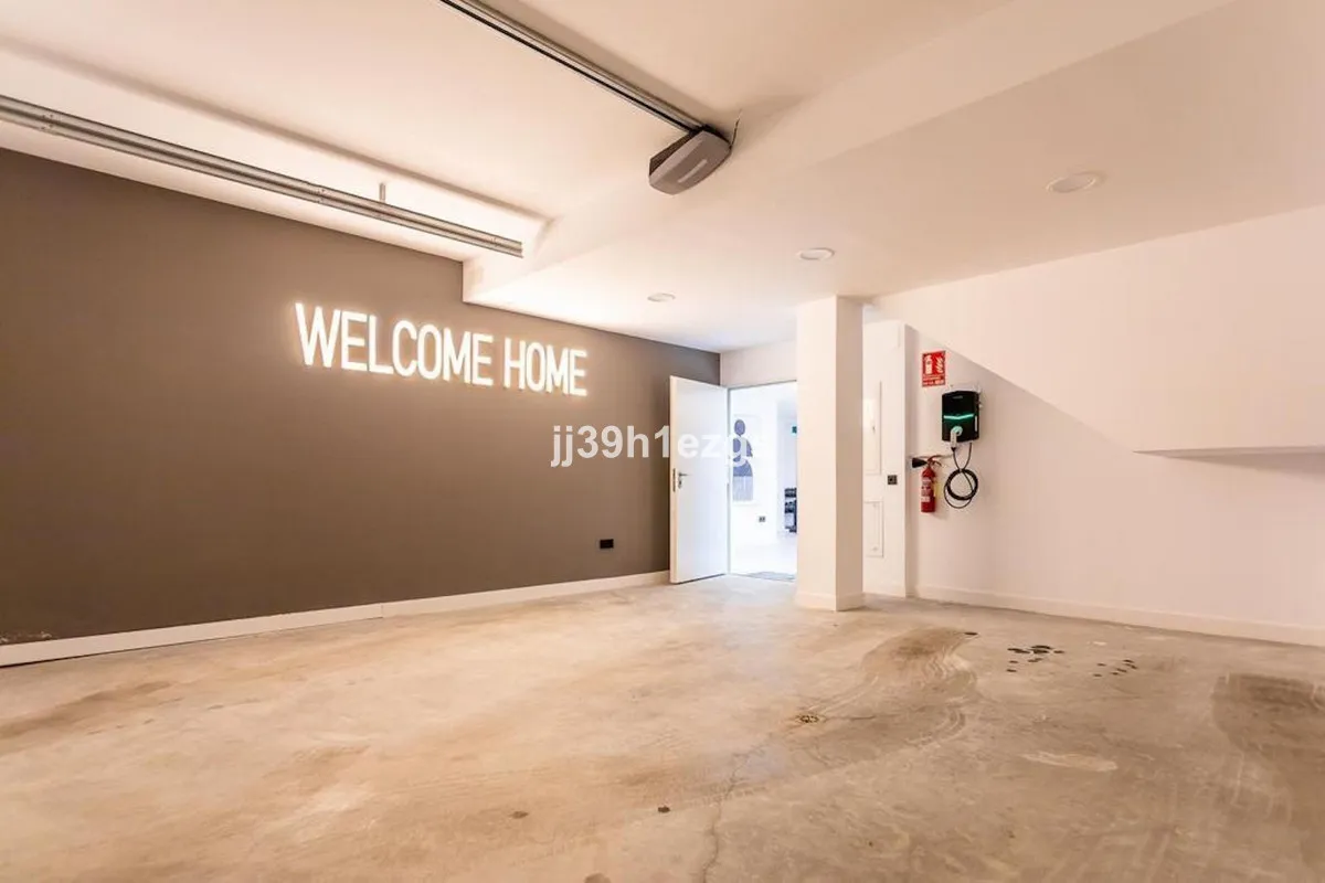 e74beeed-4af1-423c-a9d3-3773f978b043