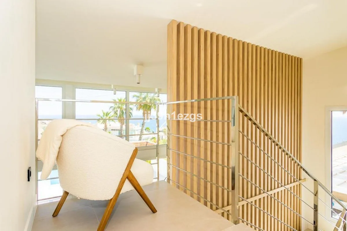 e88446b0-41da-4235-93d6-6015a31f16af