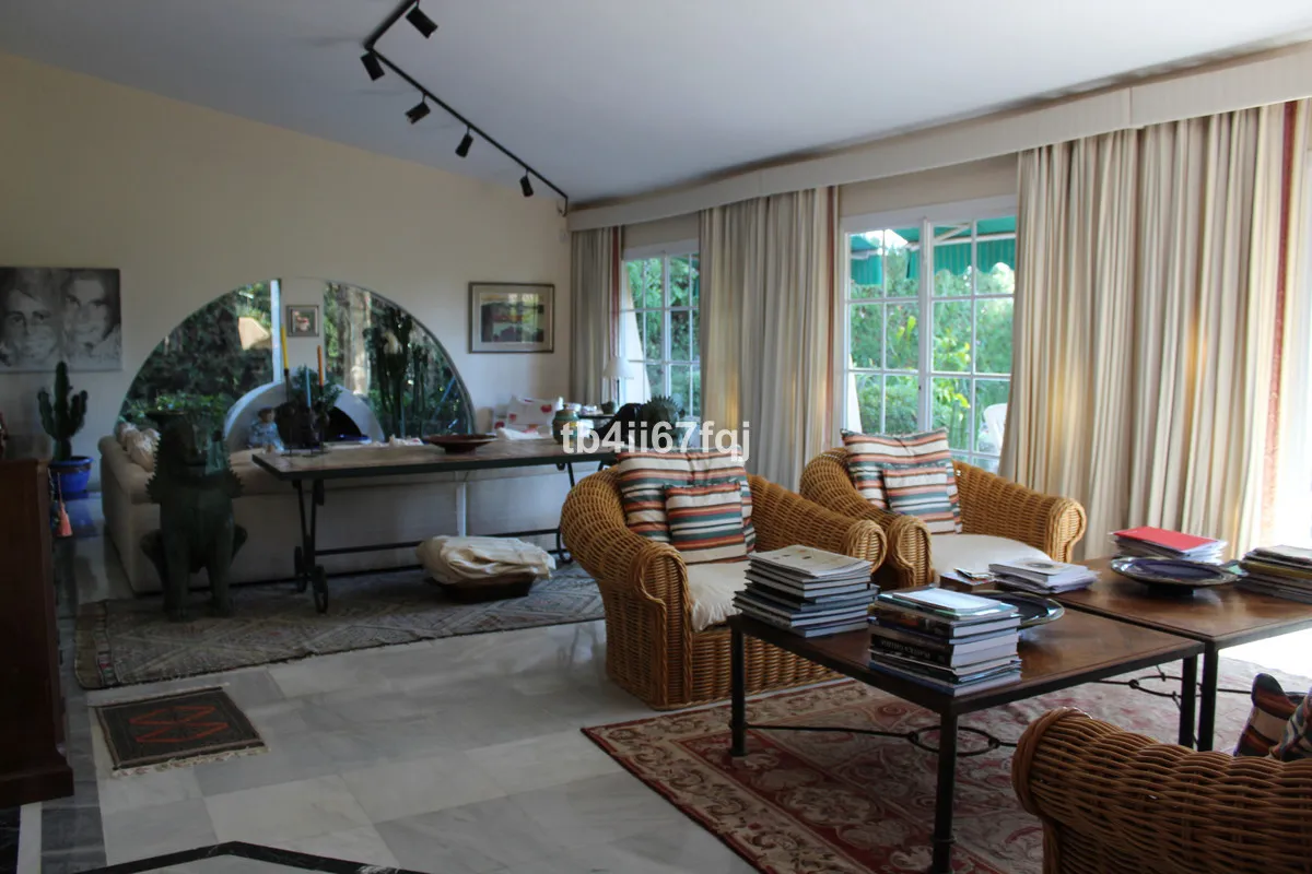 4af9cbab-c2f1-4901-a419-76ee4044689f