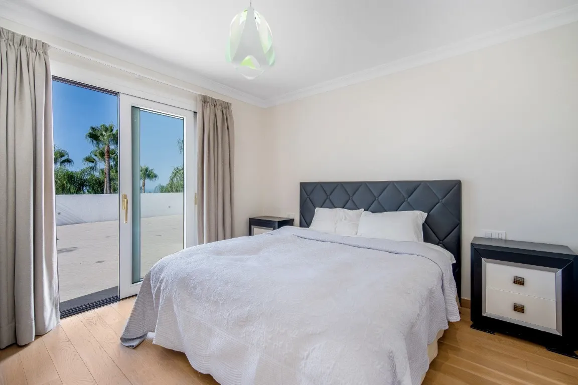 7061fcb4-60ea-4e43-8ad0-5339432280b1