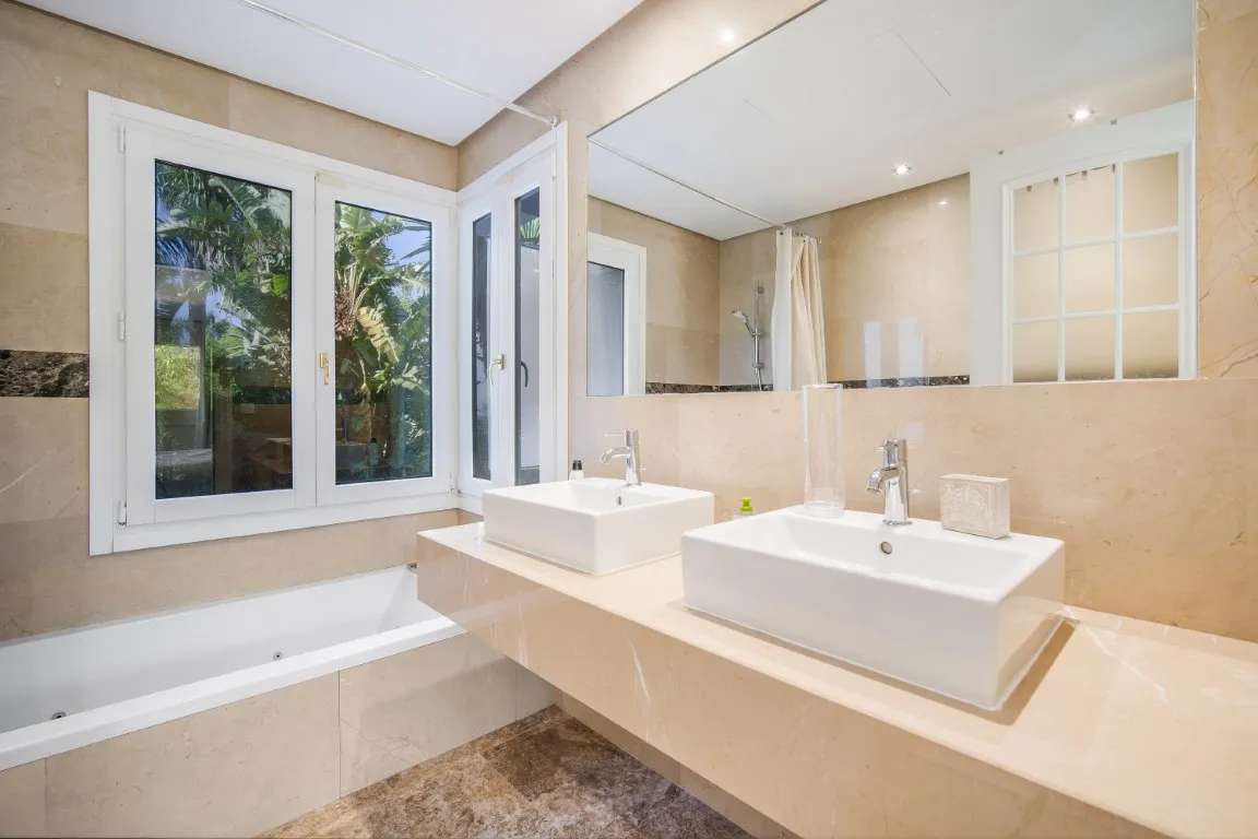 c21575f5-7b14-4da0-8e96-786c056ffd17