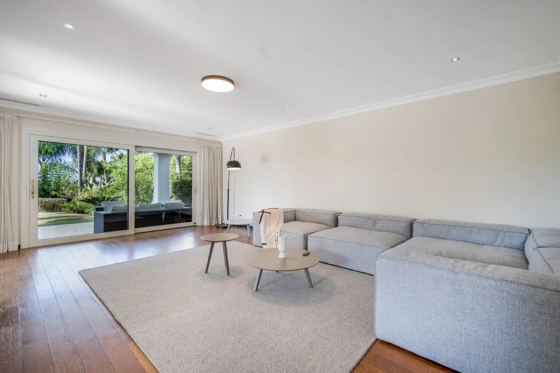 f8bd359e-80ac-42e3-b69e-5aac4d48f080