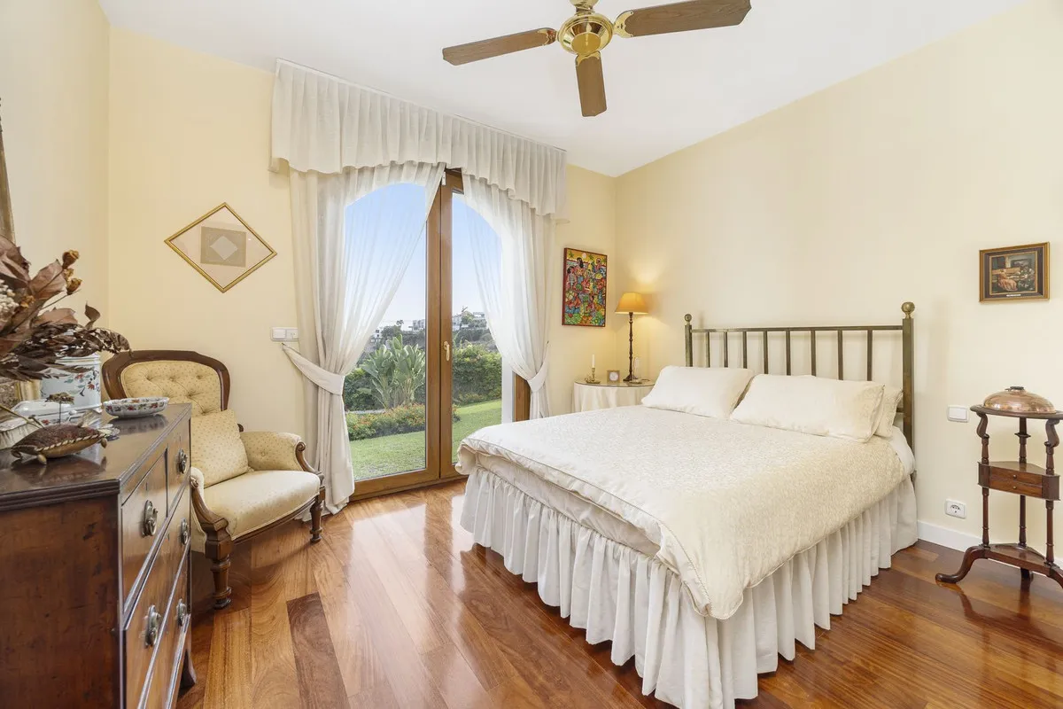 77286343-8475-4075-be70-67f1d578d595