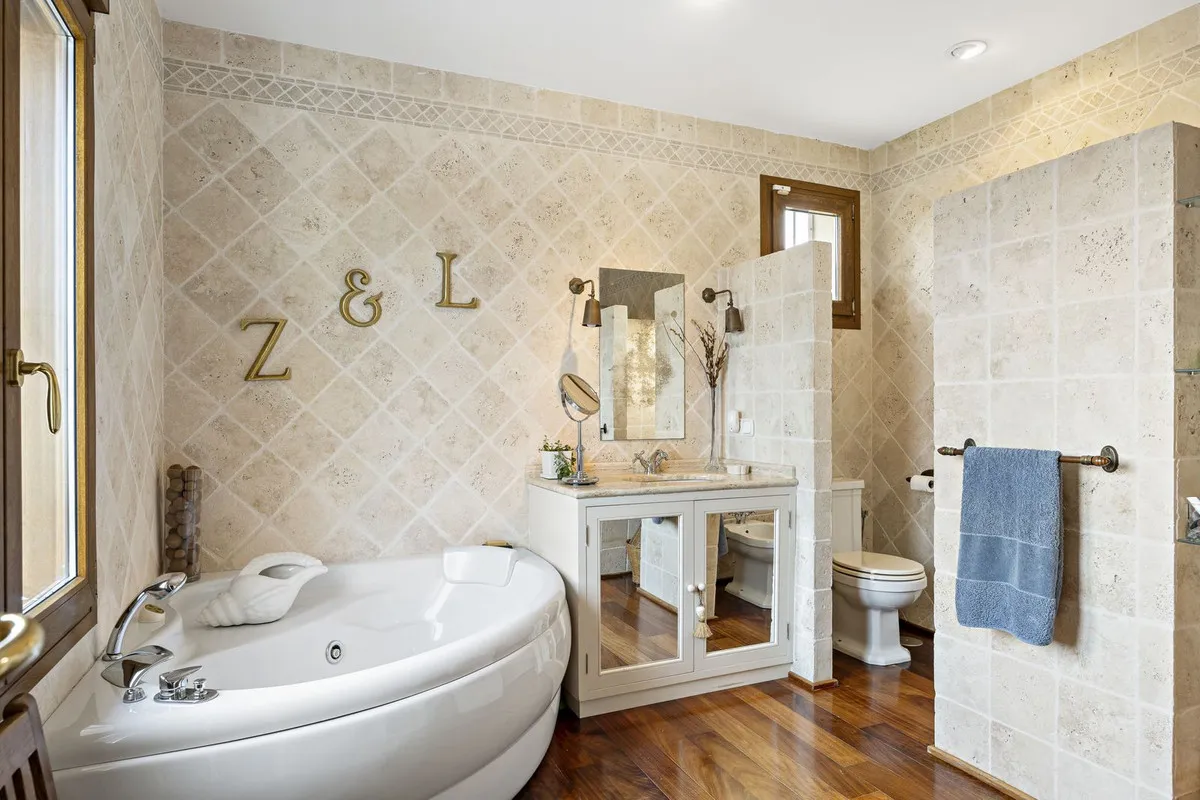 94f7561a-7028-49ba-8bfb-d0690194e5a2