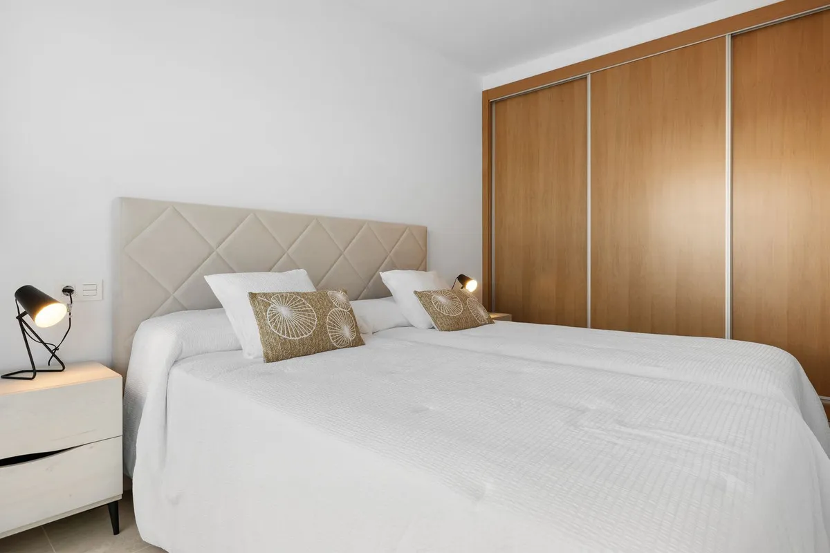 1c7cd1d2-eacb-4627-bc7d-22d77c3a2ebf