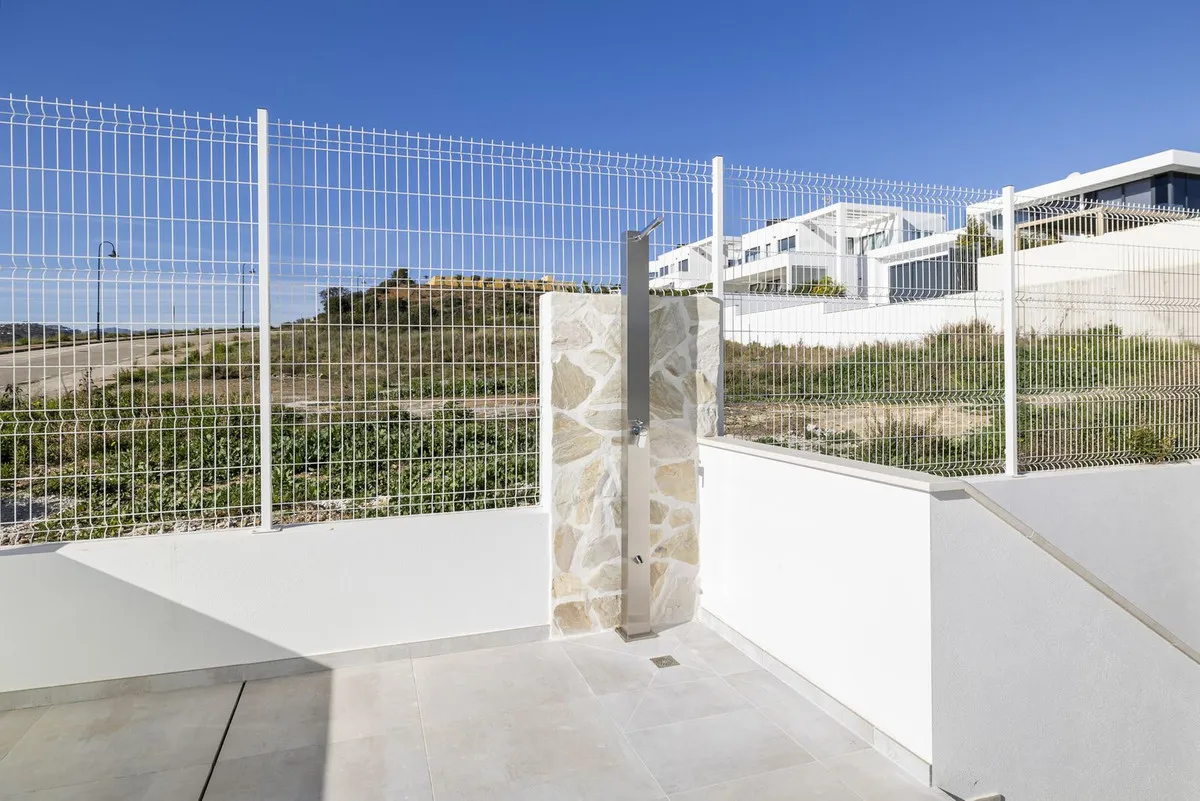 21b98b62-4ff7-4f2d-ae10-e31bce4c2d4d