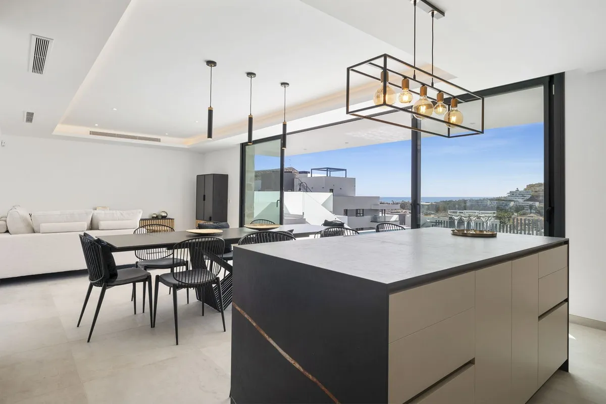 405ceadc-707c-4038-8865-cfa1123d578c