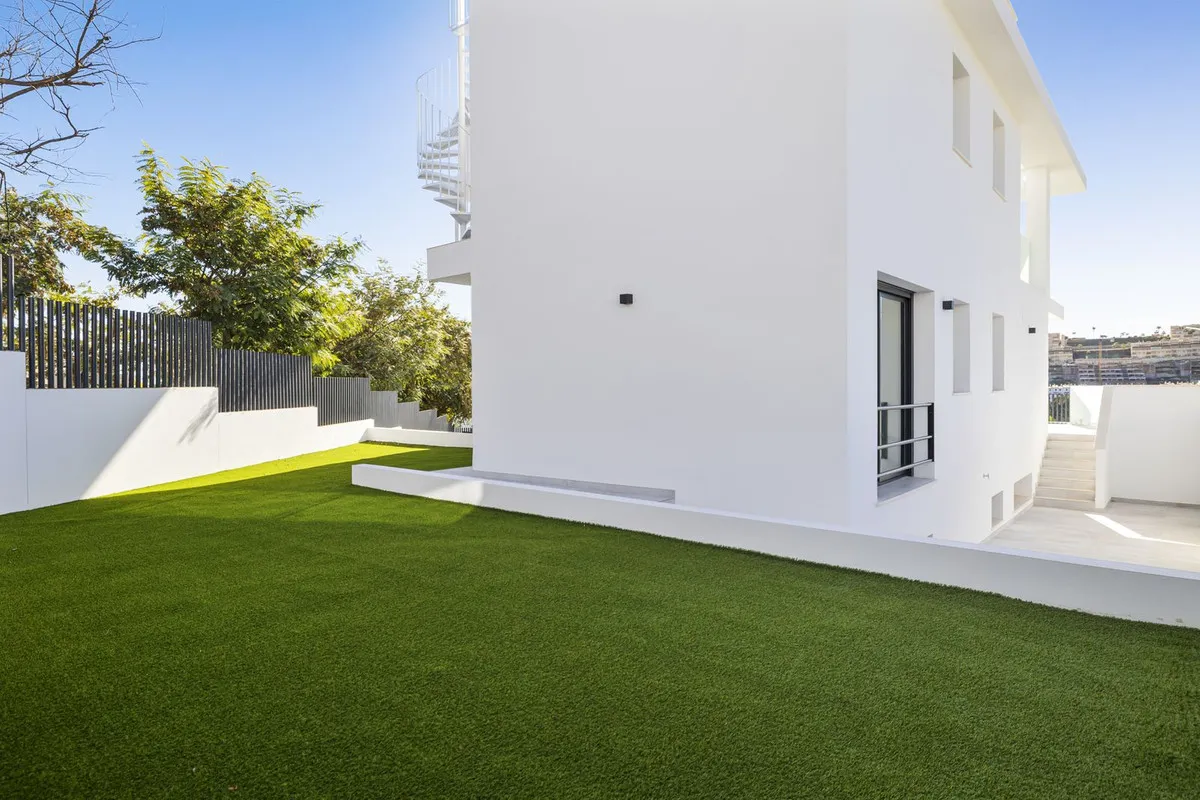 5dec2cc8-01b7-4946-a789-a761a9e07a50