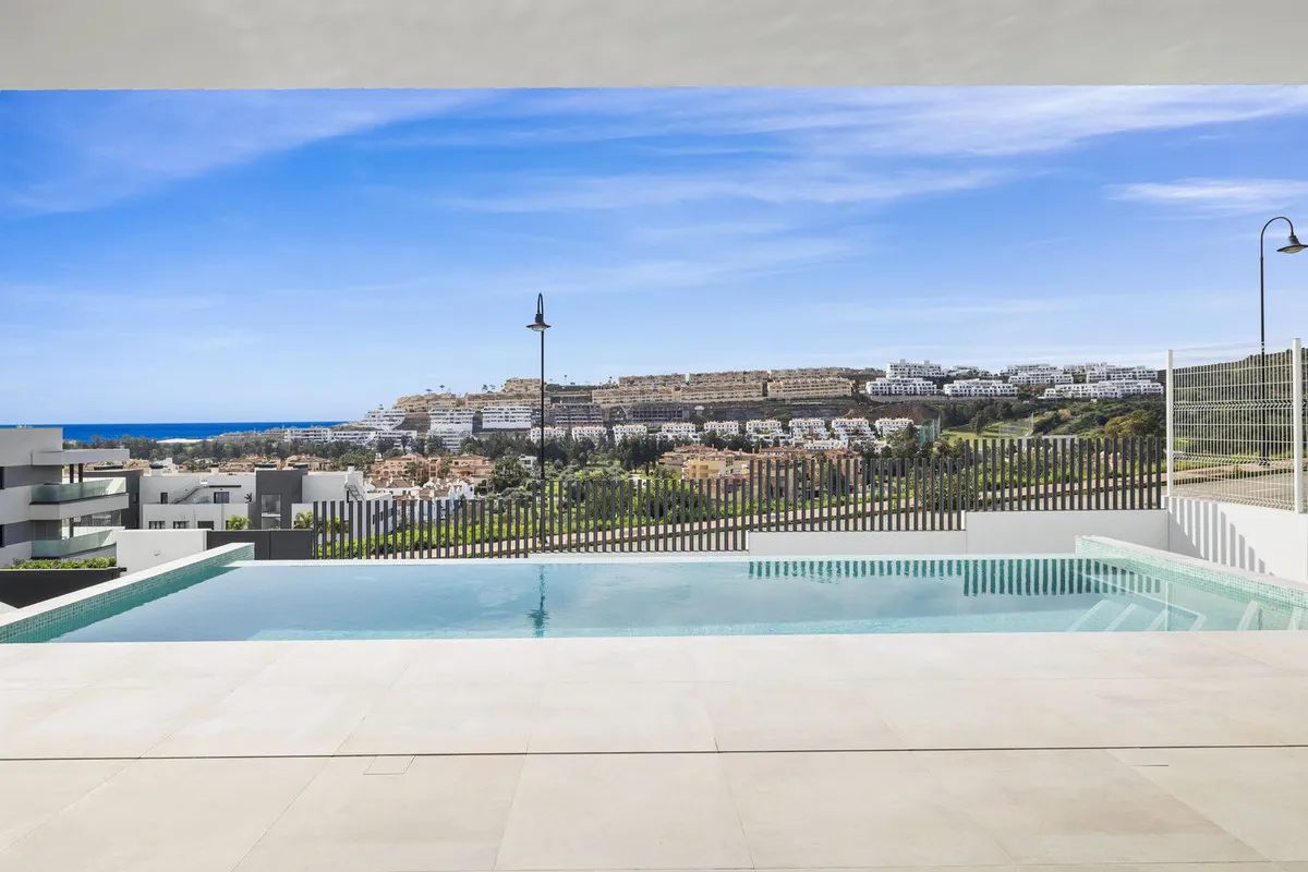 8ca28c65-3bc3-4411-99e2-2fcea2ae38e9