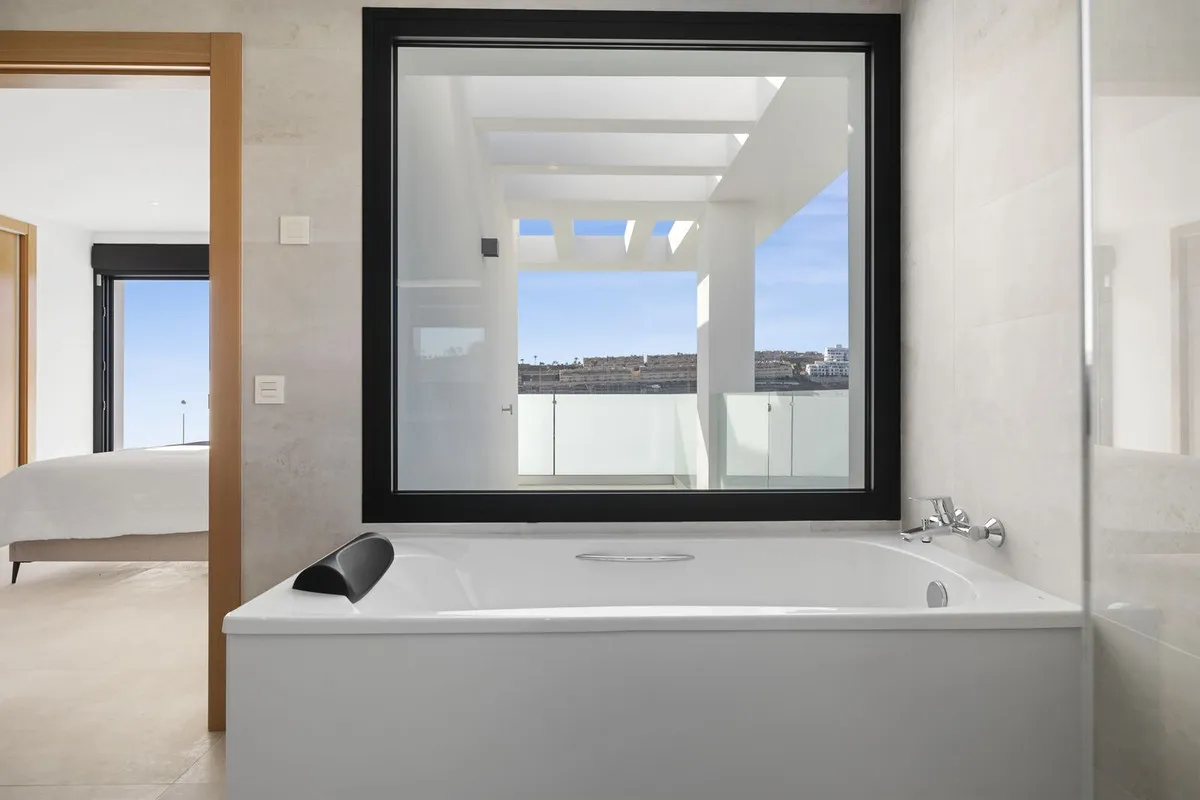 8d1ea1ea-e449-4e0d-a672-b928869f3399