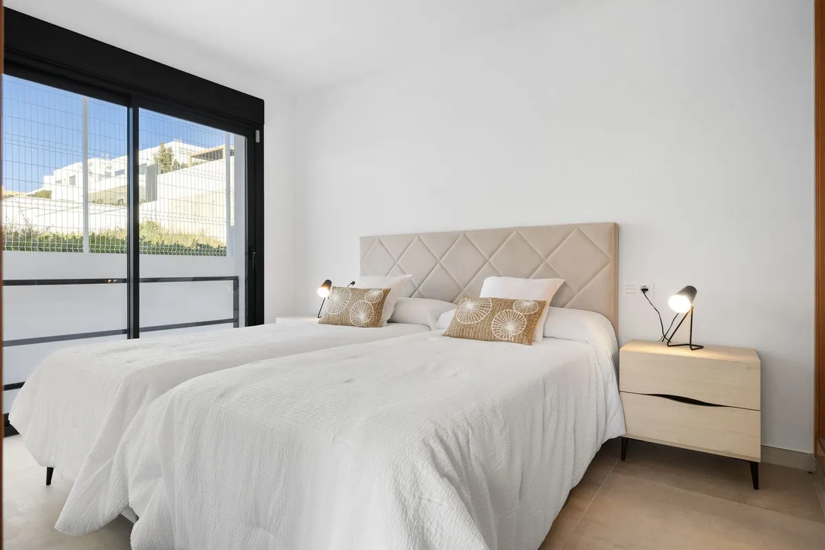 b5a51901-78e4-43ff-9204-ca7387518f0e