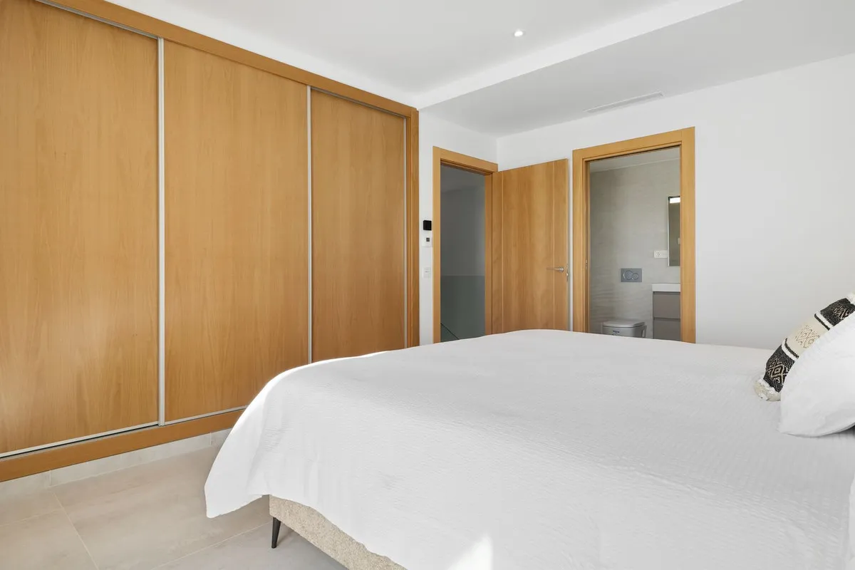 bad862a8-461b-49a9-87fd-de1d5aaa42cf