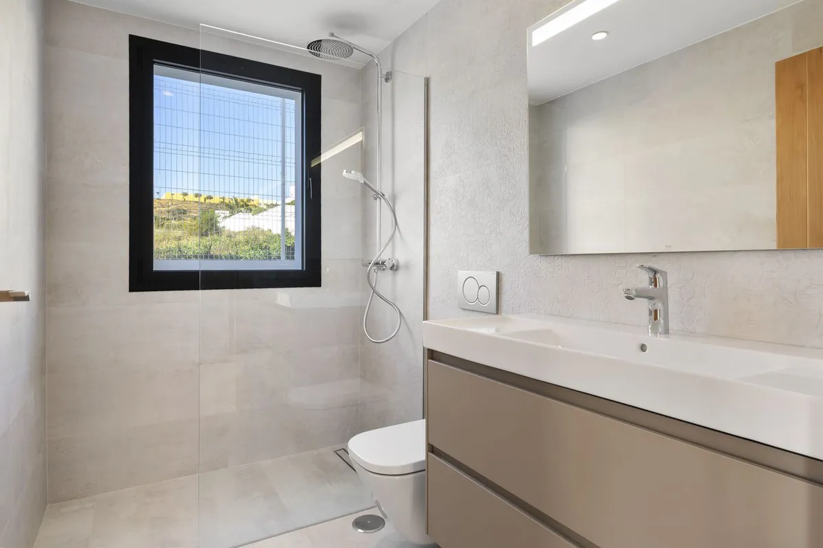 e556dec2-635d-4c16-b0b4-f052cd3bd44e