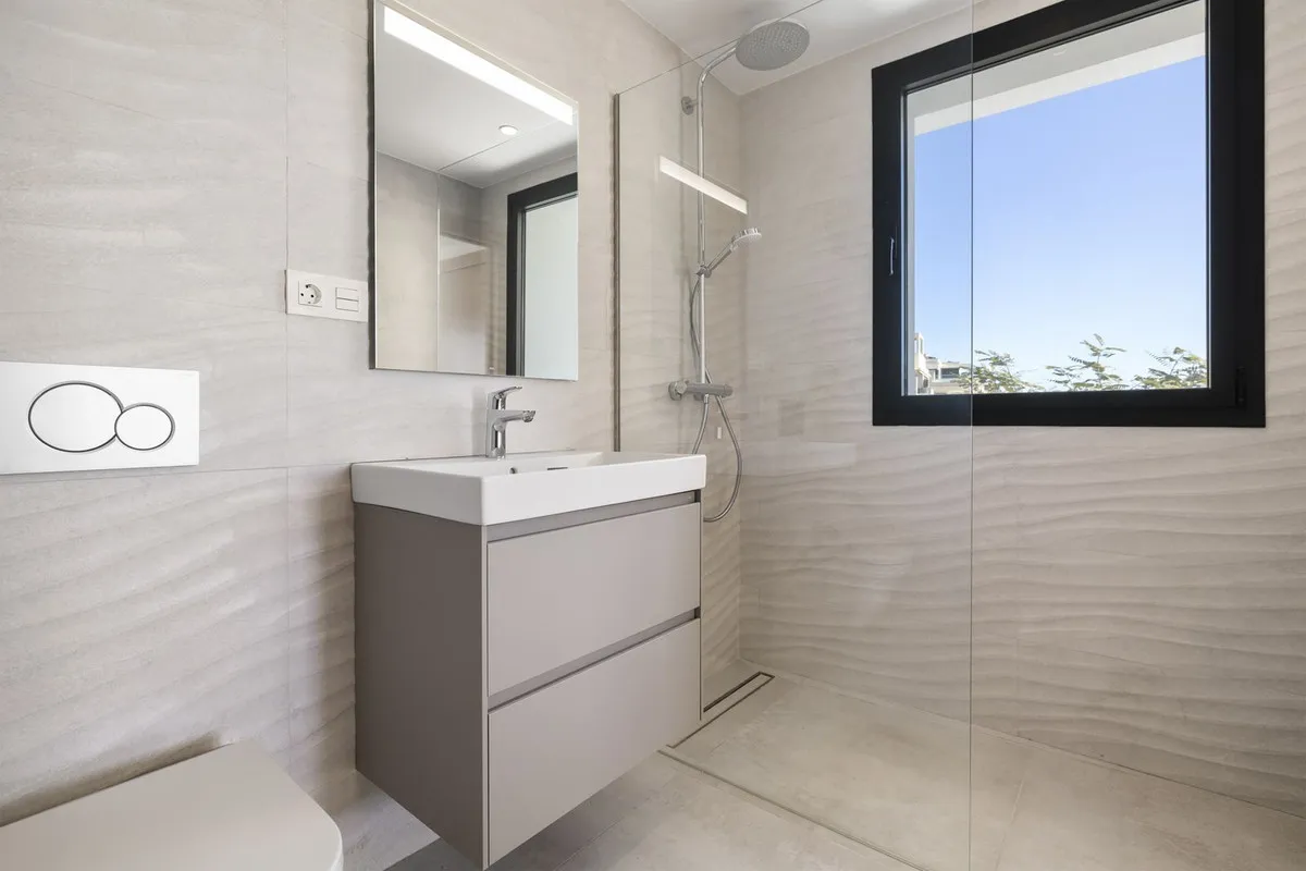 fb986ecf-5a1e-4566-8047-7be03d26c0b1