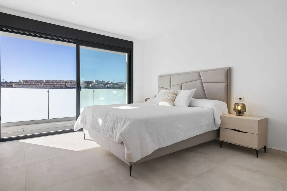 fd490fea-7cd8-44c1-9ad6-bac6f04390af