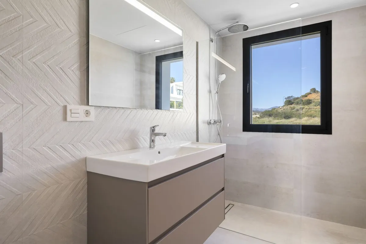 fe4dee2d-2695-4f52-a1d8-33d7336808ce