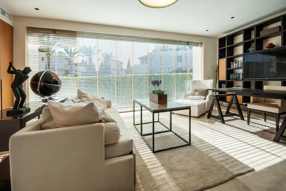 3bf038b8-2fbd-41f4-af9f-0b0f184738f8