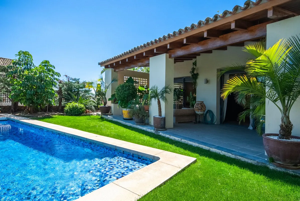 b84b79b4-e121-469a-ab3e-5f417aef3826