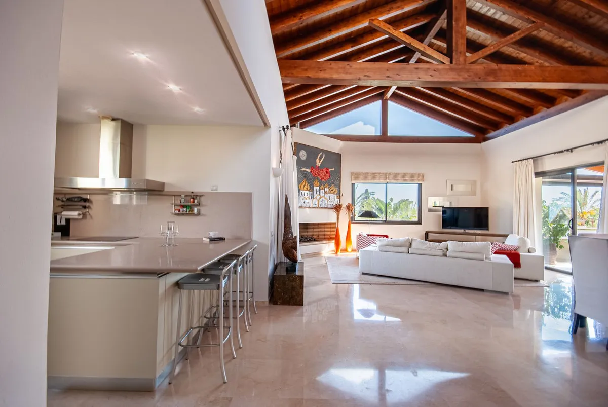 ca2294f1-2dd2-4f8e-a114-e97e6563ff97