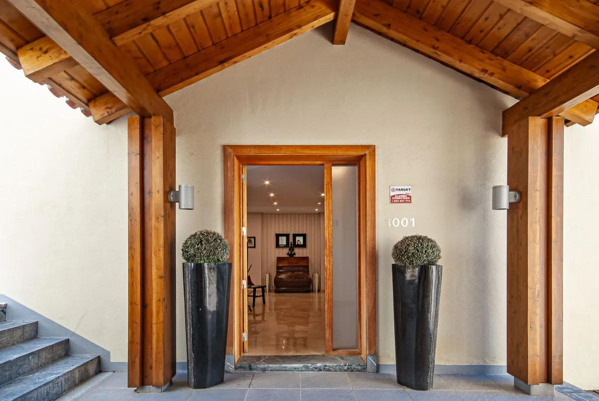 f0f340b4-e737-48c3-850a-84a8771ccd46