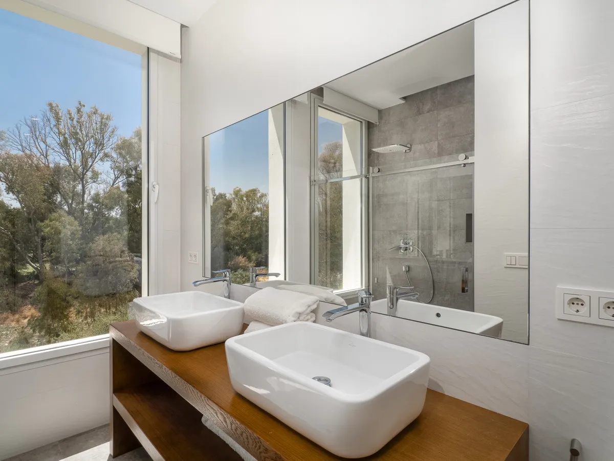 2b04fbdd-bbb3-42a7-b648-c9e42617d3c3