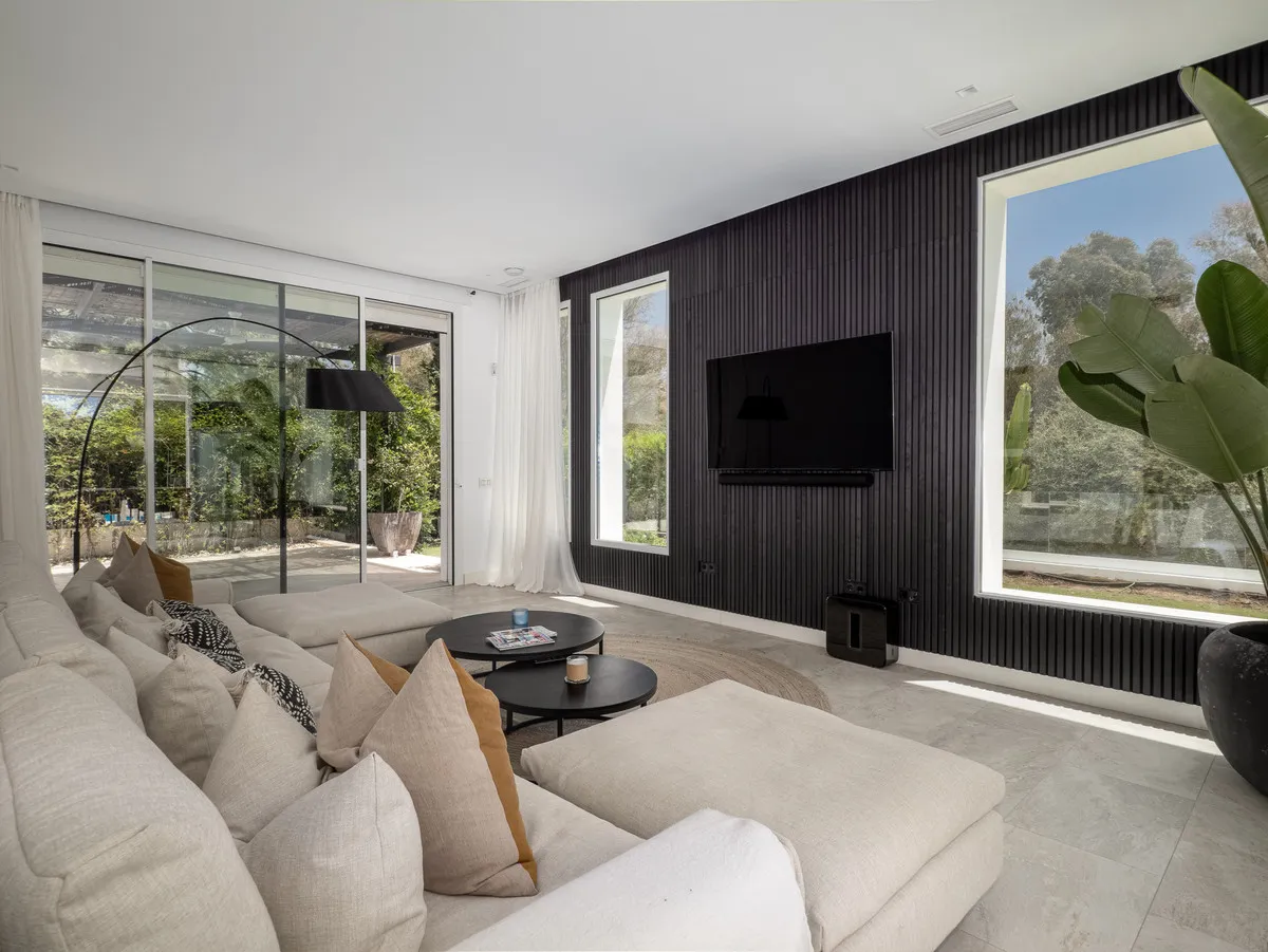 3fb2ac18-ae28-495b-9858-ceac681fc7bd