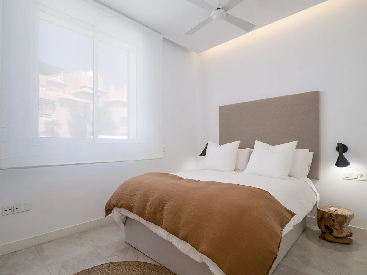 6fb9f905-d659-496c-a2e9-dea0c8aef0dc