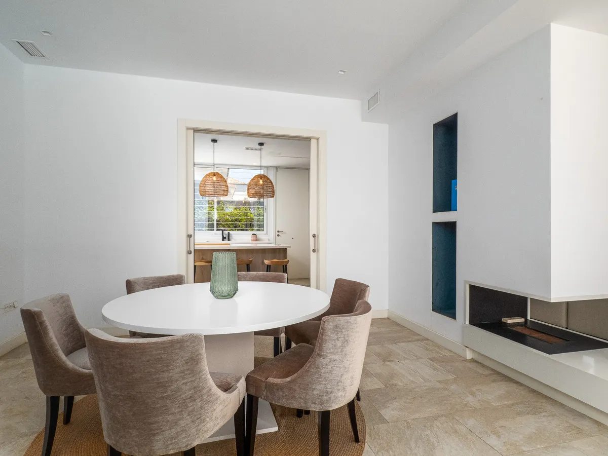 7e4fbd55-90fb-463d-8a8b-3c346903e2c0