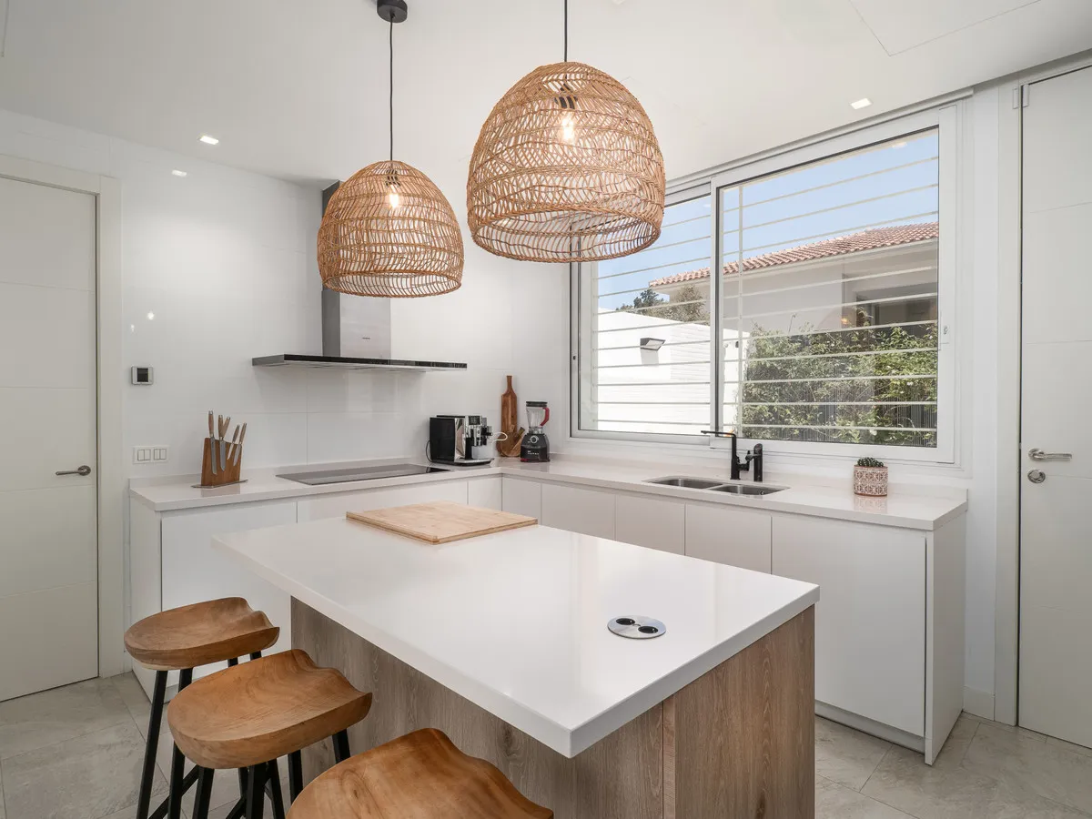 f21f0d8c-5b2c-42fb-a276-400604516858