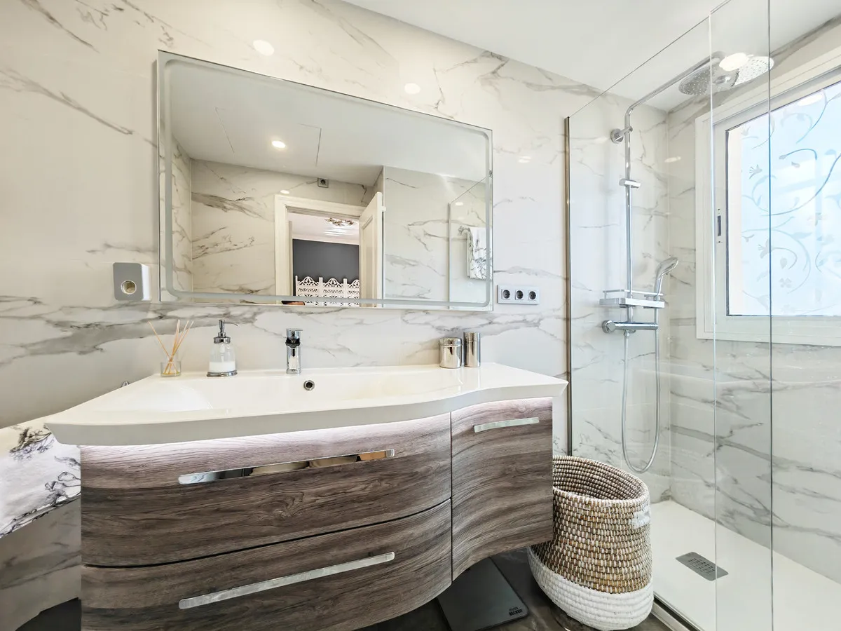 d87d7042-3330-4e67-bb15-6f141037fc9b