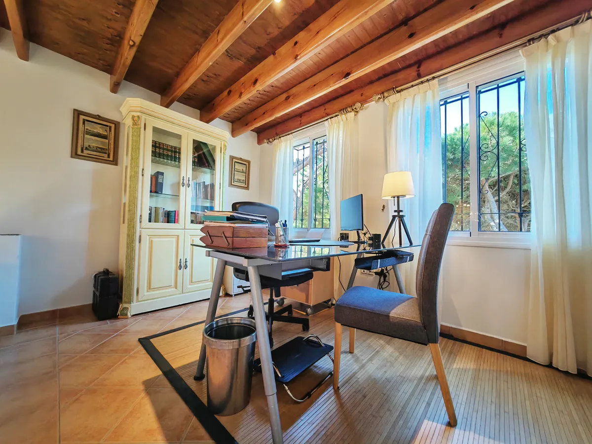 ed3b24c6-de85-4eee-beeb-6440ab43dde2